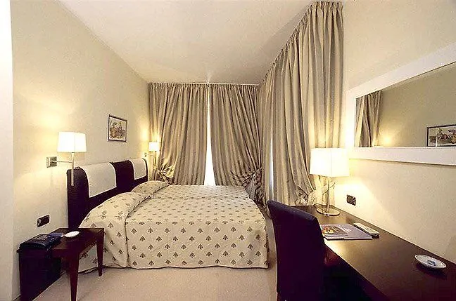 Airport Hotel Florenz 4*,  Italien