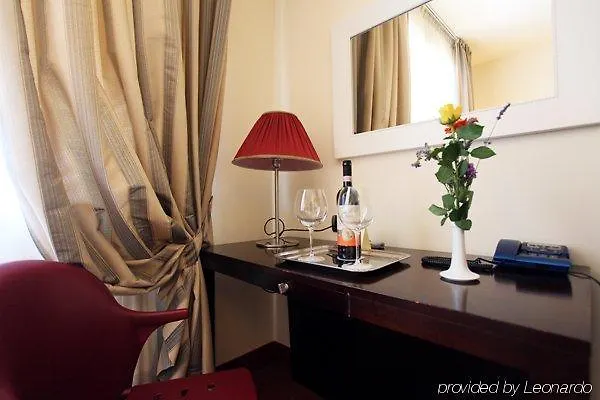 Airport Hotel Florence 4*,
